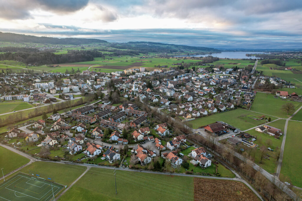 Gemeinde Mönchaltorf - Blick Richtung Greifensee